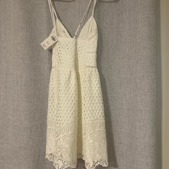 White Abercrombie Dress- NWT - Picture 2 of 3